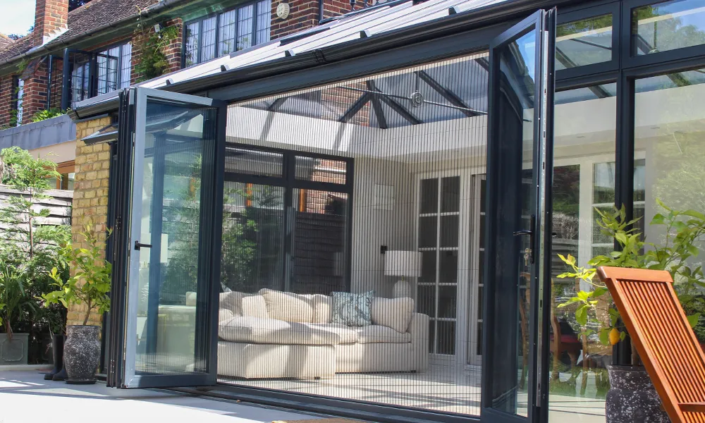 How Retractable Fly Screens Elevate Modern Architecture