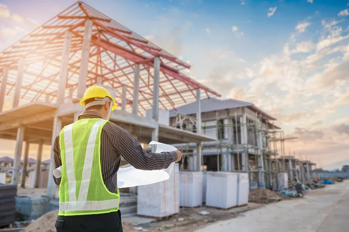How a General Contractor Manages Large Renovation Projects